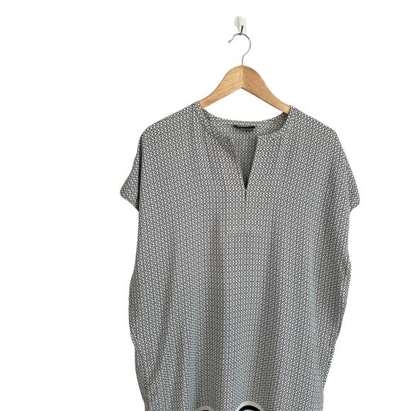 NEW Vince Silk Pockets Geo Trapunto Cap Sleeve Shift Tunic Dress Size Medium - Picture 5 of 10